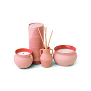 Paddywax SANTORINI Pink - must viigi- ja oliivilõhnaline küünal 8,5 untsi / 240 g
