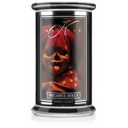 Kringle Candle Halloween Dreadful Dolly suur kahe tahiga lõhnaküünal (624 g)